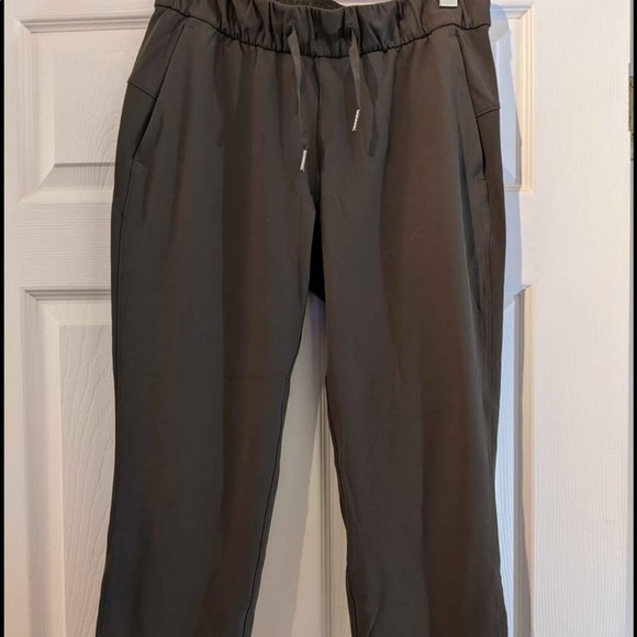 Lululemon sport pants - Picture 1 of 4